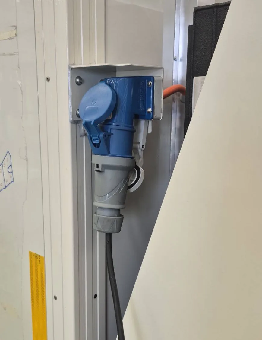 Standby power plug